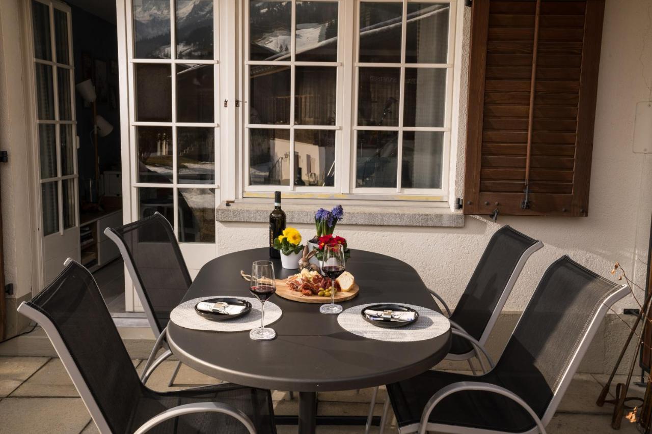 Chalet Spitzhorn - Your Peak Getaway - Private Terrasse & Gratis Parkplatz Apartment Gsteig Exterior photo